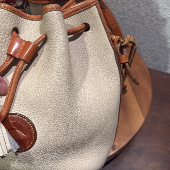 Dooney & Bourke A6-898762 Vintage Bucket Shoulder Bag - Picture 12 of 16
